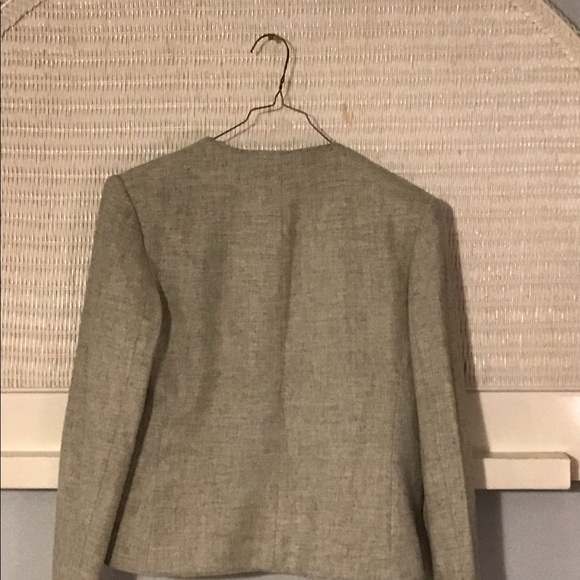 Peabody House Women’s Open Front Blazer - Picture 5 of 10